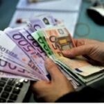 What are the types of life insurance policies?